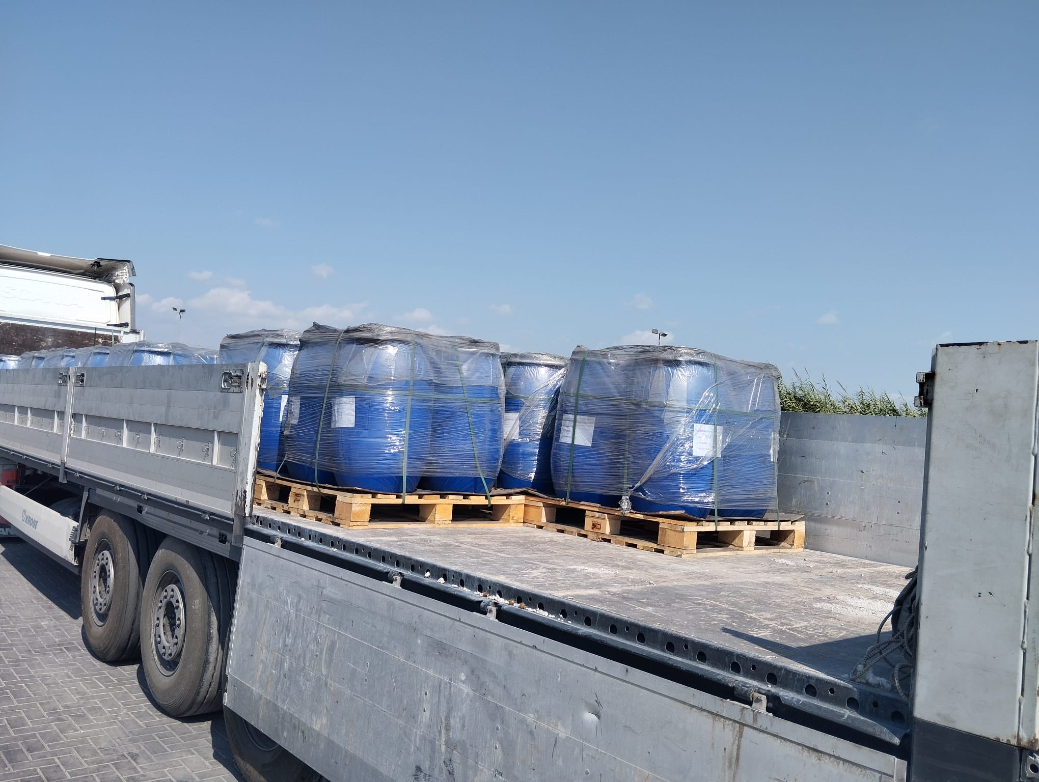 Ferro silicon shipment prepared on pallets